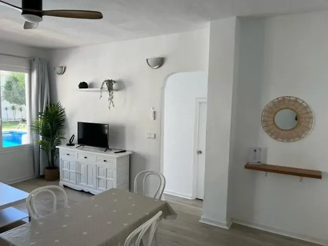 Apartamentos Cana Sofia Cala Llonga  Appartement Cala Llonga (Ibiza)